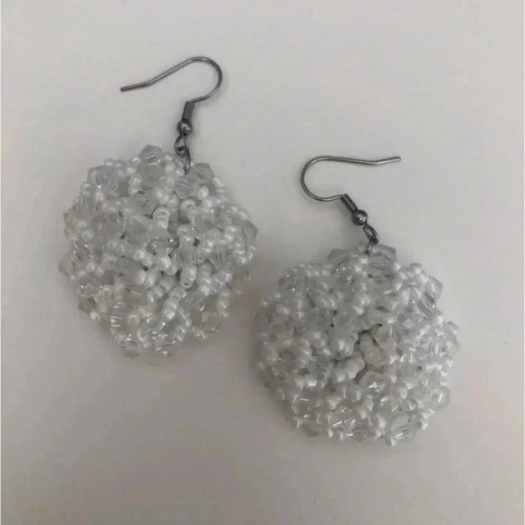 White Flower Seed Bead Handmade Drop Earrings - Picture 2 of 4